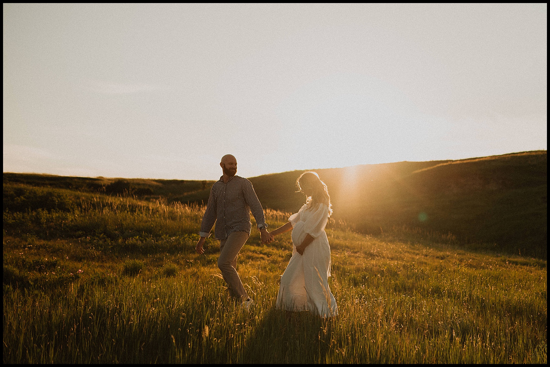 Colorado maternity session at the Paint Mines at sunset | Parr Photo Co | Colorado Wedding Photography