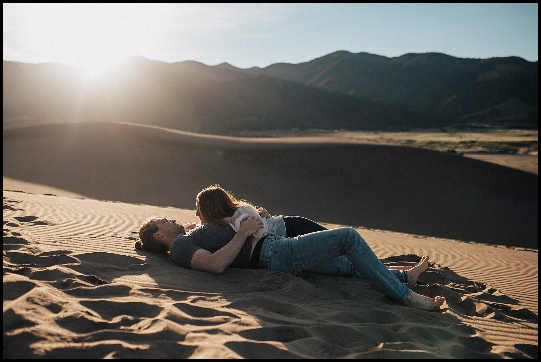 engagement session at sand dunes national park