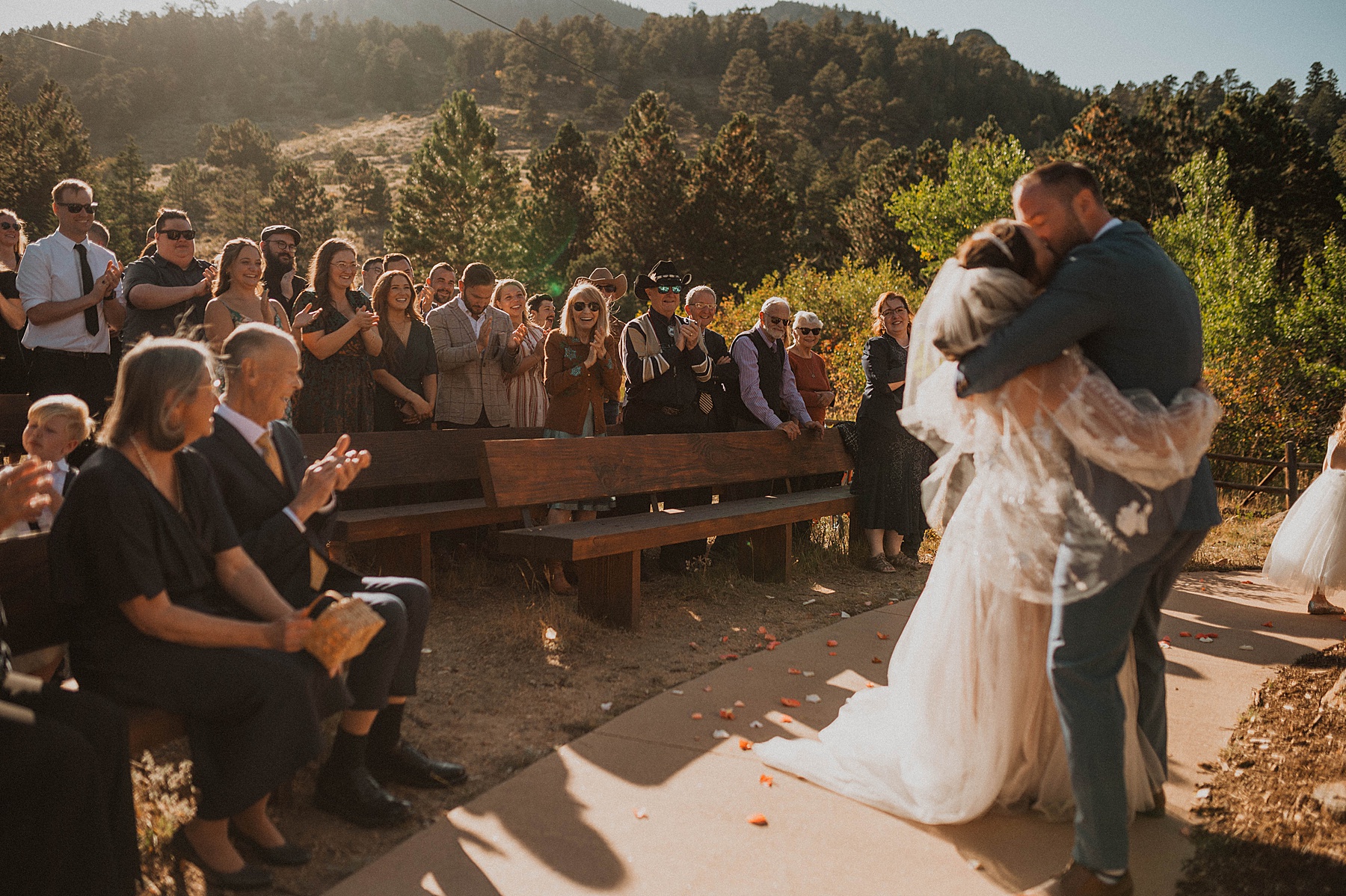 wedding at taharaa mountain lodge in estes park