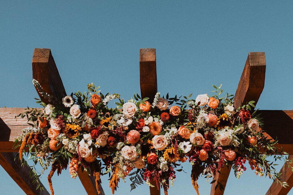 florals for wedding at taharaa lodge wedding in estes park