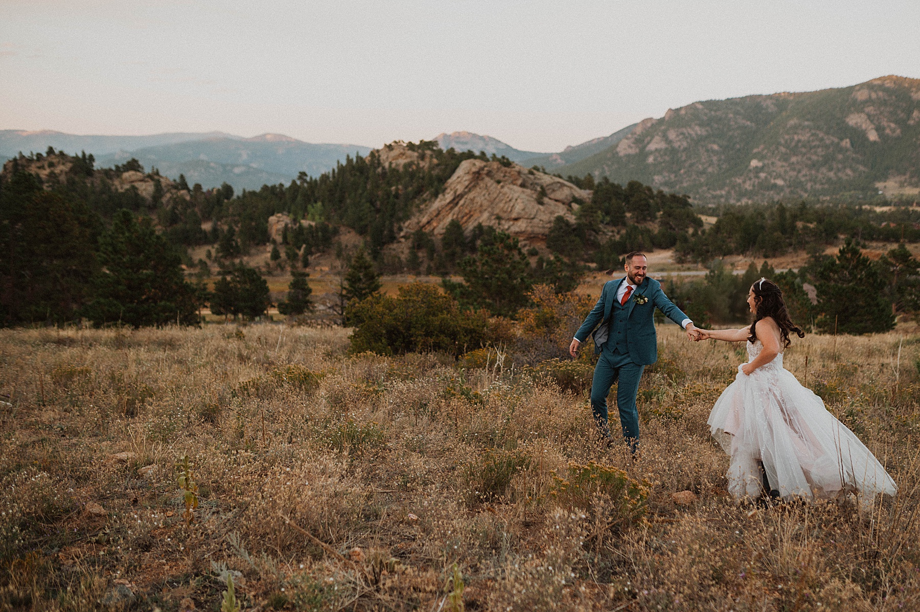 wedding at tahraa mountain lodge in estes park and rocky mountain national park wedding