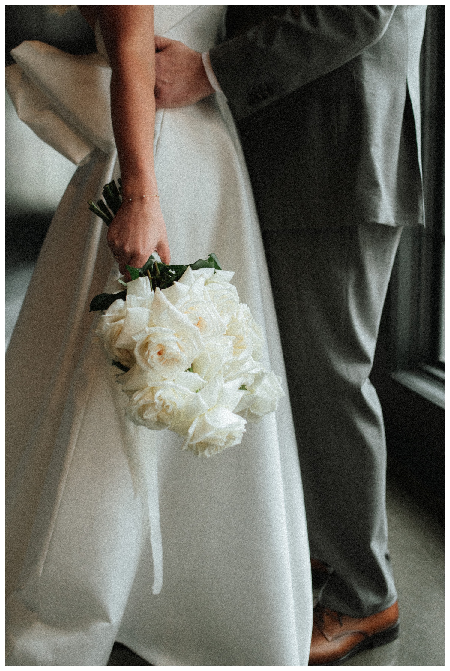 Growing wild BV florals. Timeless bride. Parr Photo Co